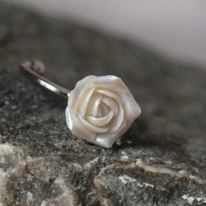Ivory flower ring 6 size 7, Clay Rose ring,White pearl ring , Mother of pearl ring, Delicate jewellery, Polymer clay floral jewelry