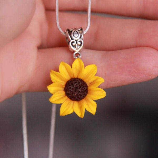 Sunflower necklace, Yellow flower statement necklace, Sunflower pendant, Polymer clay floral jewelry pendant, Sunflower necklace bridesmaid