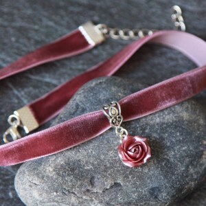 Rose Thin Clay Beaded Choker main image 0