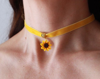 Collier ras de cou tournesol, collier fleur jaune, pendentif ras de cou en velours, tour de cou à breloques