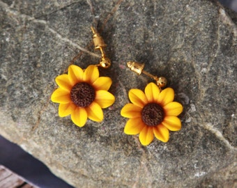 Sunflower dangle earrings, Clay flower earrings, Polymer clay earrings, Yellow flower earrings, Sunflower jewelry, Gift for women