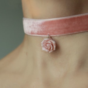 Collar choker velvet for women - Wide choker - Pink velvet choker pendant - Pink rose necklace - Polymer clay flower pendant