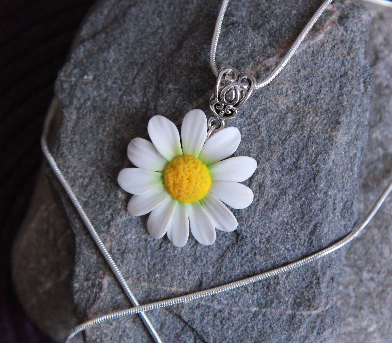 Designer Fashion Artificial White Daisy Flower Locket Pendant