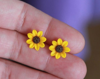 Sunflower earrings stud, Mini flower stud earrings, Tiny stud earrings flower, Sunflower jewelry, Polymer clay earrings flower