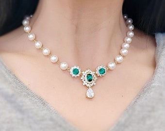 ★VINTAGE HOLLYWOOD★ Petit Pearl Rose Necklace Vintage Style Pearl and Emerald Necklace Gold Bridal Pearl
