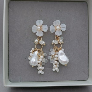 Swarovski Pearl Boho Bridal Earrings, Floral Cluster Statement Wedding Earrings, Gold Long Chandelier Earrings, White Flower Stud Earrings