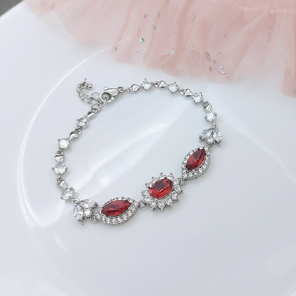 結婚祝い Red Ruby Swarovski Bracelet, Bridal Crystal Red Dark アクセサリー