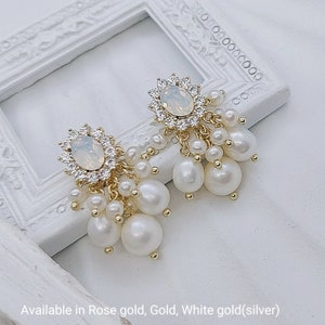 Brincos de noiva com pérolas de água doce, brincos de cristal de opala branca e ouro para casamento, brincos de lustre com pérolas naturais para noivas