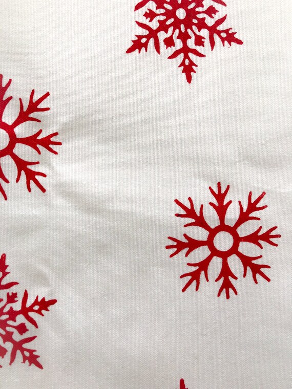 Handprint Christmas Tree Kitchen Towel {easy DIY gift} - It's Always Autumn