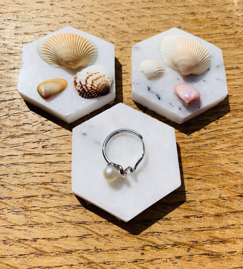 925 Sterling Silver Swirl Ring with White pearl