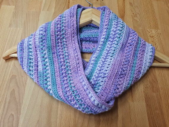 Sea Breeze Infinity Scarf Crochet Pattern, Crochet Cowl  display picture 1