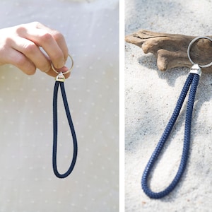 Sailing rope keychain, surfer style, dark blue, beach look