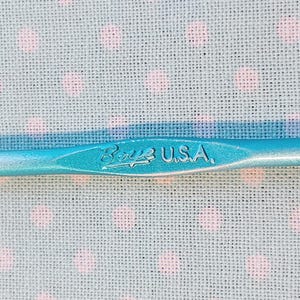 Boye Aluminum Size &quot;E&quot; Crochet Hook (Tapered Throat)