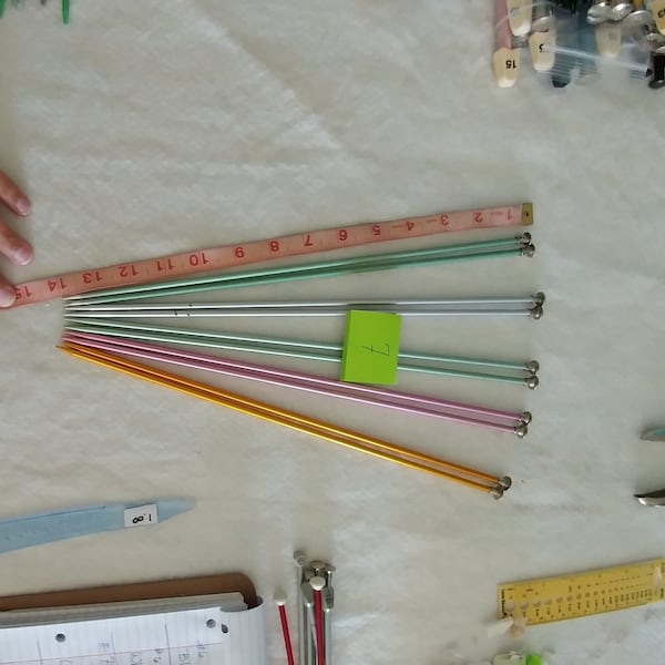 US Größe 7 Aluminium-Knitting Needles-Verschiedene Längen (Vintage and/oder verwendet)