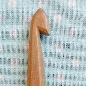 Vintage 10&quot; Wood Tunisian Crochet Hook (US Size L / 11 )