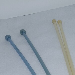 US Size 9 Plastic Knitting Needles - 11" (Vintage and/or Used)