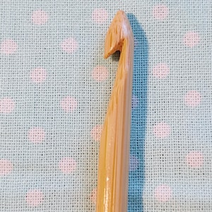 Bamboo Crochet Hook Size H or 5.50 mm