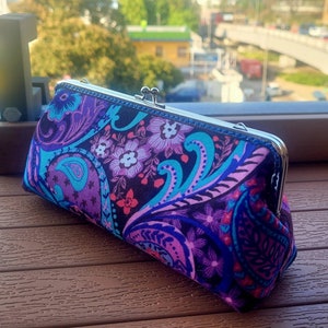 Floral paisley coin purse / wallet / clutch bag / make up bag / pencil case / all-purpose bag with kiss lock metal clasp opening