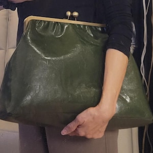 Super große übergroße 33-cm-Clutch-Tasche aus veganem Leder