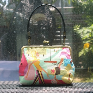 Elegante bolso de hombro estampado de moda / crossbody / bolso de mano / bolso de maquillaje / bolso / clutch / bolso de mano.  Bolsa de marco metálico Kisslock.