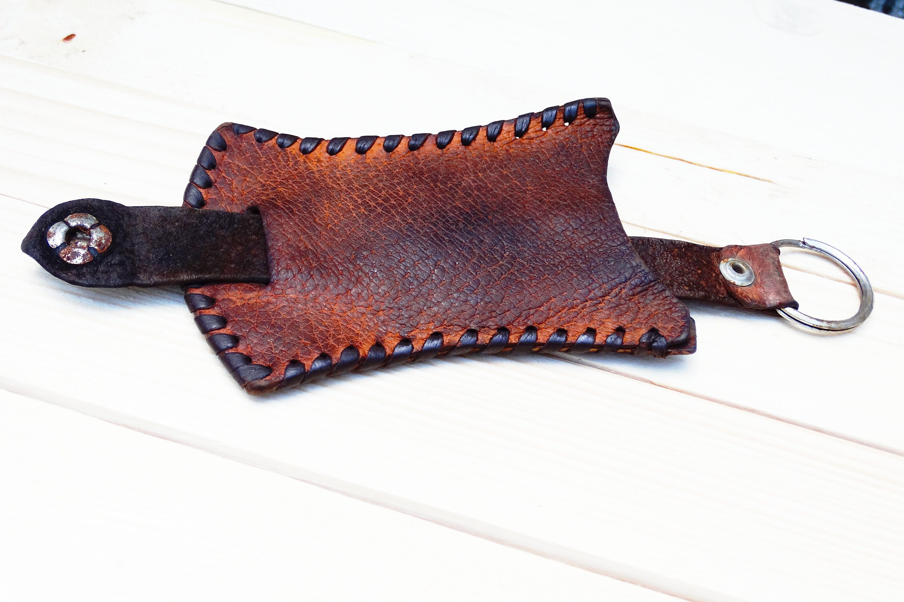 Vintage Leather Keychain Case, Old Vintage Leather Key Holder, Vintage