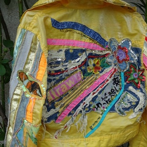 Vintage yellow sequin set, jacket and skirt with full colored pieces and sequins, Unique yellow jacket and denim pieces and sequins