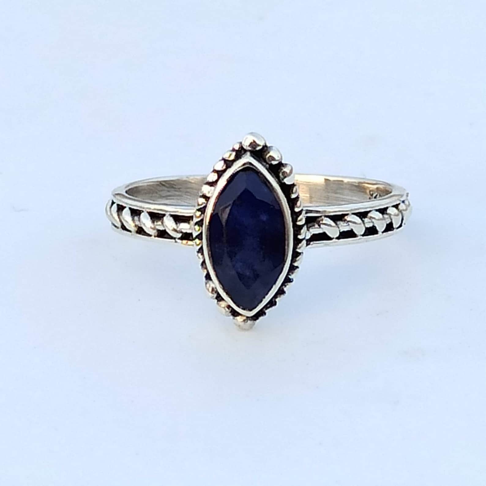 925 silver ring with blue sapphire 925 silver ring with blue sapphire