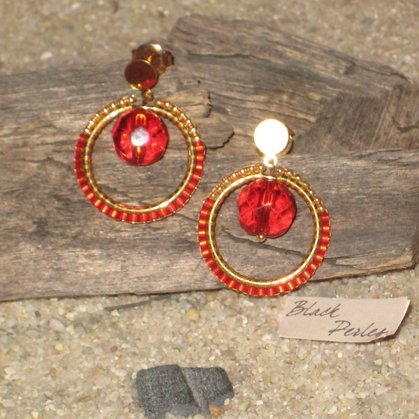 Boucles d'oreilles puces créoles Or 24K style chic Perle Swarovski rouge Miyuki Délicas rouge or Brick stitch