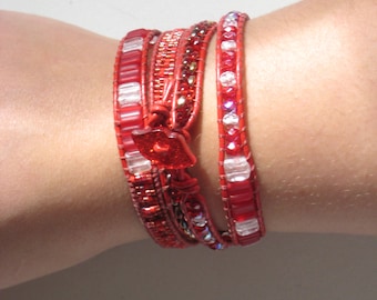 Bracelet wrap cuir 4 tours style bohème chic rouge or transparent Miyuki carré Matubo Miyuki Délicas Preciosa facette Bouton bouche