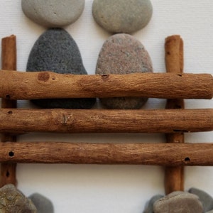 Couple Pebble Art on Canvas: Cinnamon Stick Bench, Retirement Gift bild 9