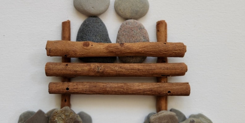 Couple Pebble Art on Canvas: Cinnamon Stick Bench, Retirement Gift bild 9