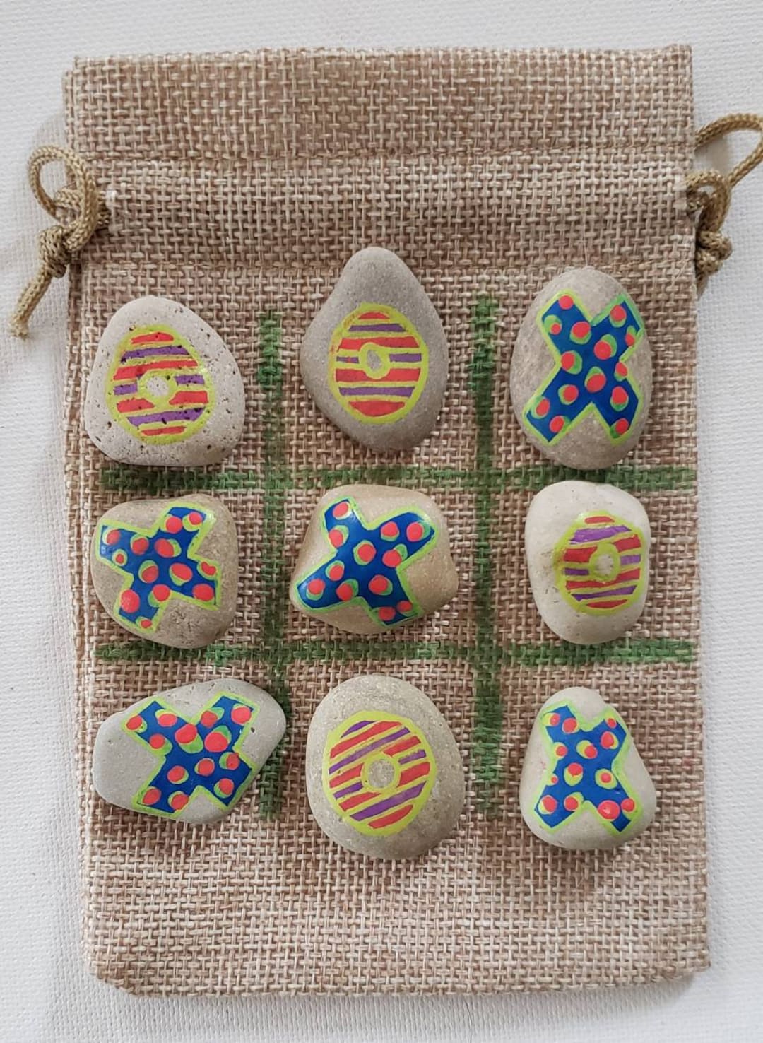 Painted Rocks Tic Tac Toe Game: Unique Travel Kids Game
