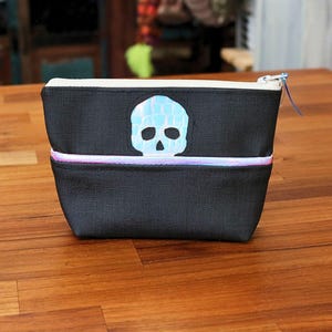 Estuche de bolsillo de bruja, monedero de maquillaje, bolsa de calaveras, bolsa de baratijas para festivales, bolsa gótica con llavero, pequeño monedero forrado para cosméticos, bolsa de dados con calaveras