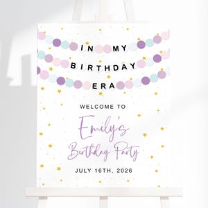 Modèle de enseigne de fête d&#39;anniversaire de l&#39;époque de mon anniversaire, plaque de bienvenue de fête d&#39;anniversaire d&#39;époques, enseigne modifiable, affiche imprimable, anniversaire de Swiftie, AD41
