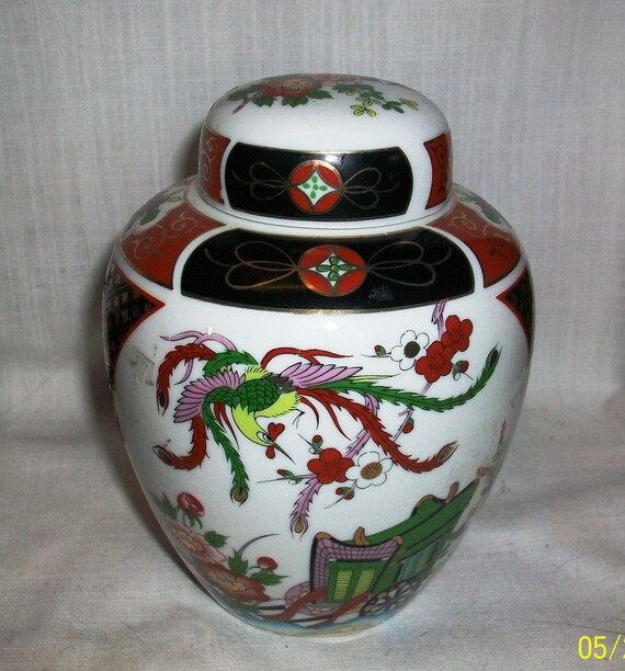 Listing 153 Is The Japanese Imari Style Urn Vase With Lid Etsy