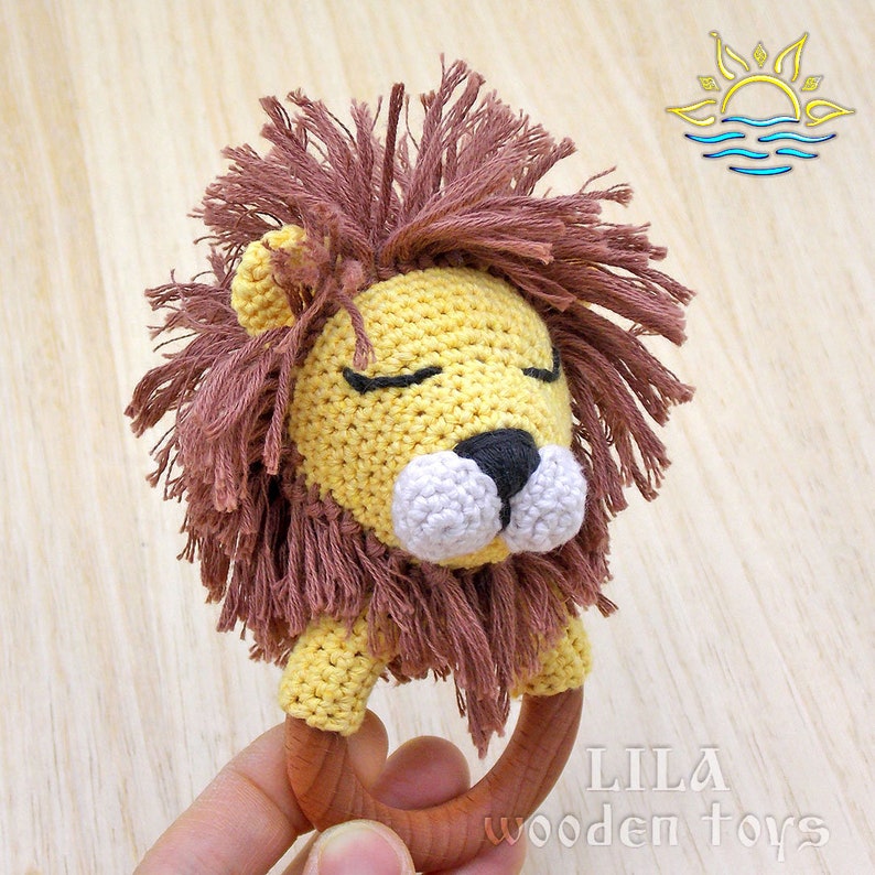 lion teether