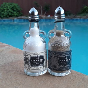 Kraken Rum Salt and Pepper Shakers-Pirate Decor, Pirate wedding,Pirate, Pirate gift, Pirate decoration, Pirate Patio, Pirate, pirate theme