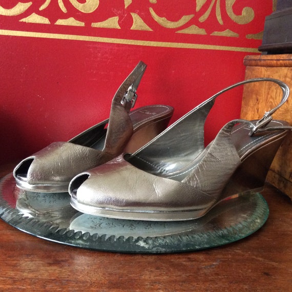 clarks silver wedge sandals