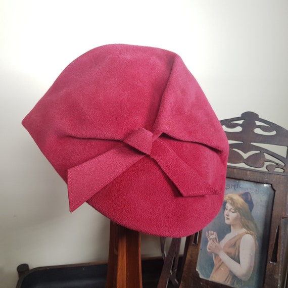 30s raspberry red-pink beret by Charter Hats
