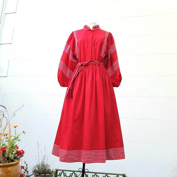 Red 80s folk dress, cotton, balloon sleeves Mexica