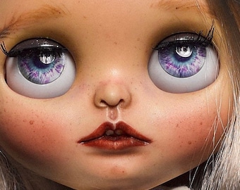 Custom blythe doll