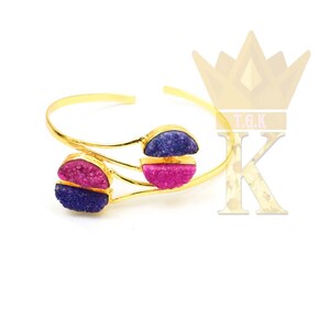 Multi Farbe Druzy Edelstein Armreifen Halbmond-Form-Gold überzogene Armreifen SKU25077