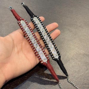 Pulsera de macramé con diamantes pavé y acabado en rodio blanco