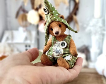 Artist Teddy Bear in Green Bonnet, 4 Inch OOAK Miniature Bear