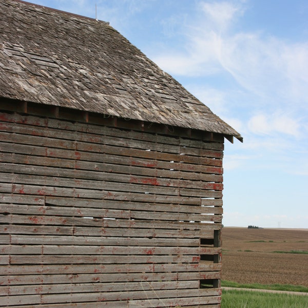 Iowa Corn Crib, Farm Photography, Rural Photography, Digital Download, Wall Art Decor, Farm Art Photo, Home Decor