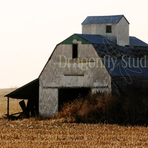 Iowa Barn, Farm Photography , Rural Photography, Digital Download, Wall Art Decor, Farm Art Photo, Home Decor
