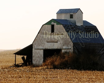 Iowa Barn, Farm Photography , Rural Photography, Digital Download, Wall Art Decor, Farm Art Photo, Home Decor