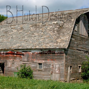 Rustic Iowa Barn, Farming Photography, Digital Download, Farm Prints, Farm Photo, Home Decor, Wall Decor, Wall Art, Barn Photo