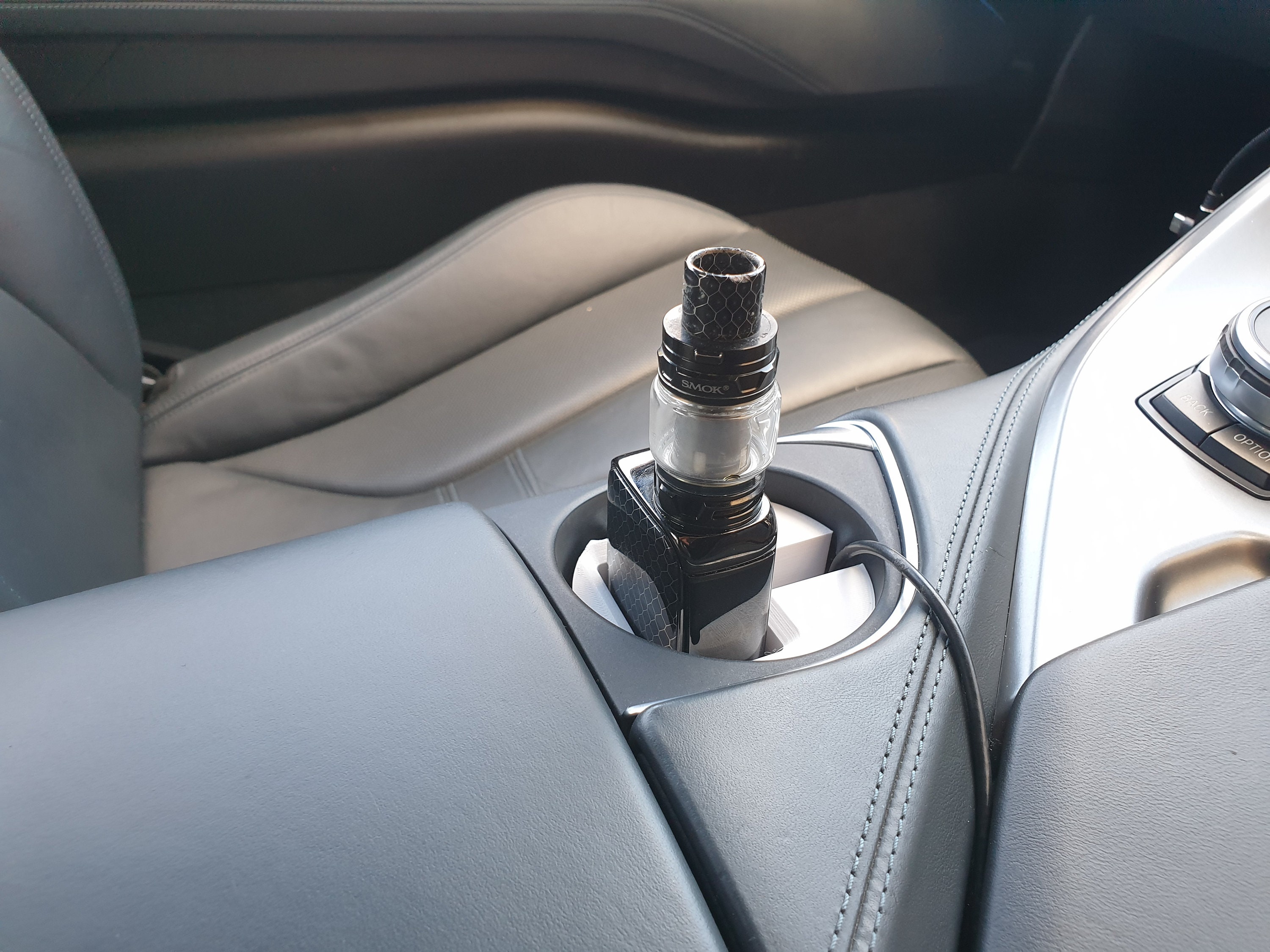 Conversion de porte-gobelet BMW i8 pour vape e-cig ecig SMOK Xpriv  cigarette lectronique Royaume-Uni