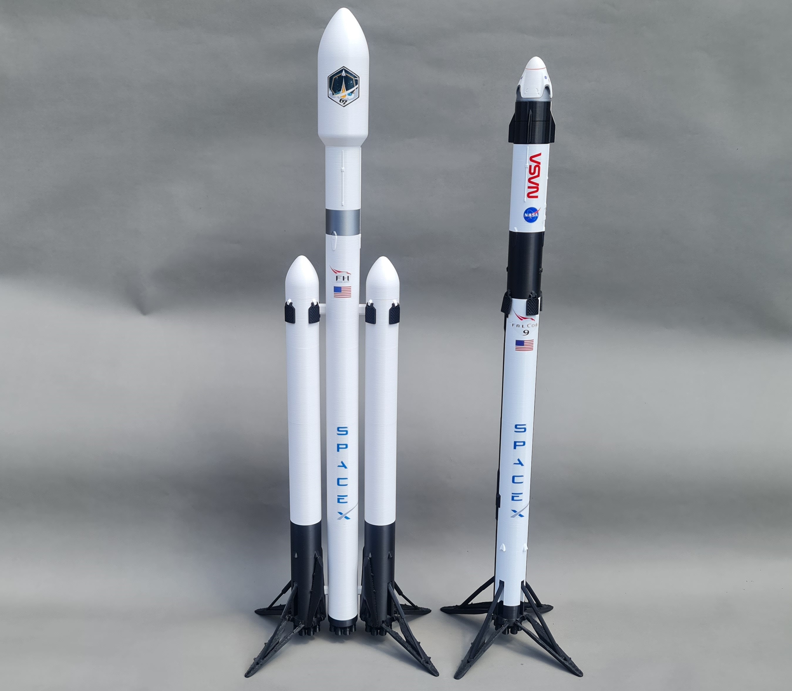 Spacex Falcon Heavy USSF-67 + Falcon 9 Block 5 - 1:76 Scale